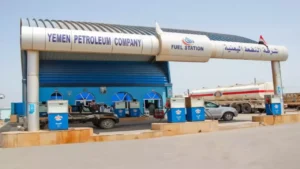 انخفاض أسعار البنزين يُعيد التوازن إلى السوق اليمنية بعد سنوات من الارتفاع المستمر